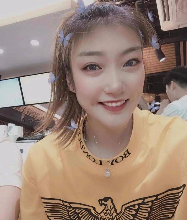 紧缚美乳