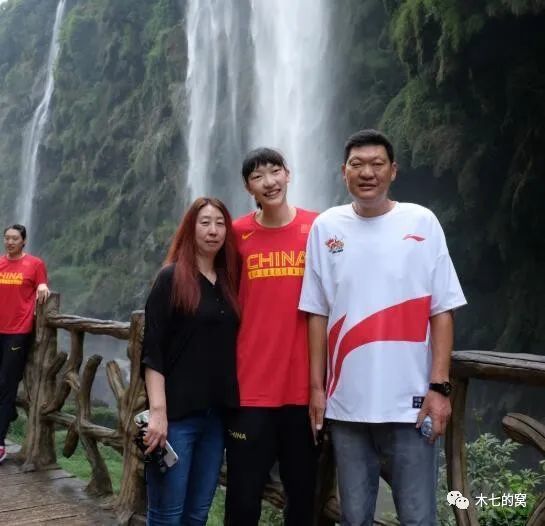 精品久久一