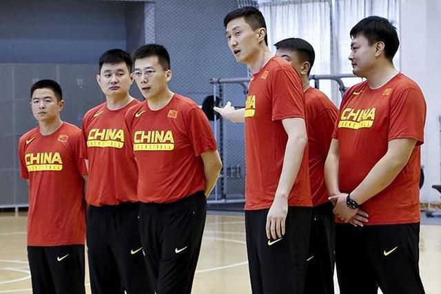 吸允式裸体互伸舌头激情舌吻